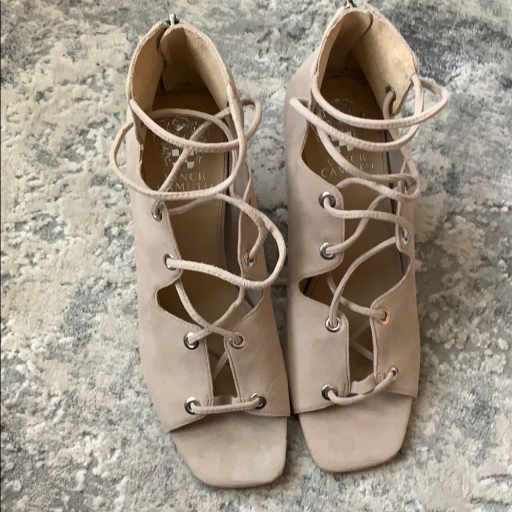 Vince Camuto Nahara Lace-Up Cage Sandals Nude Suede Block Heel Size 8.5 NEW Chic - Picture 8 of 10